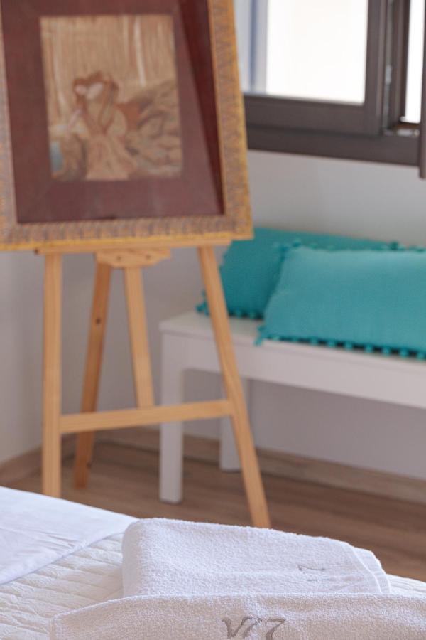 V77 Seafront Suites Rethymno Esterno foto