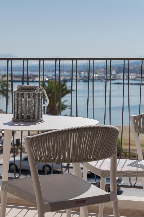 V77 Seafront Suites Rethymno Esterno foto