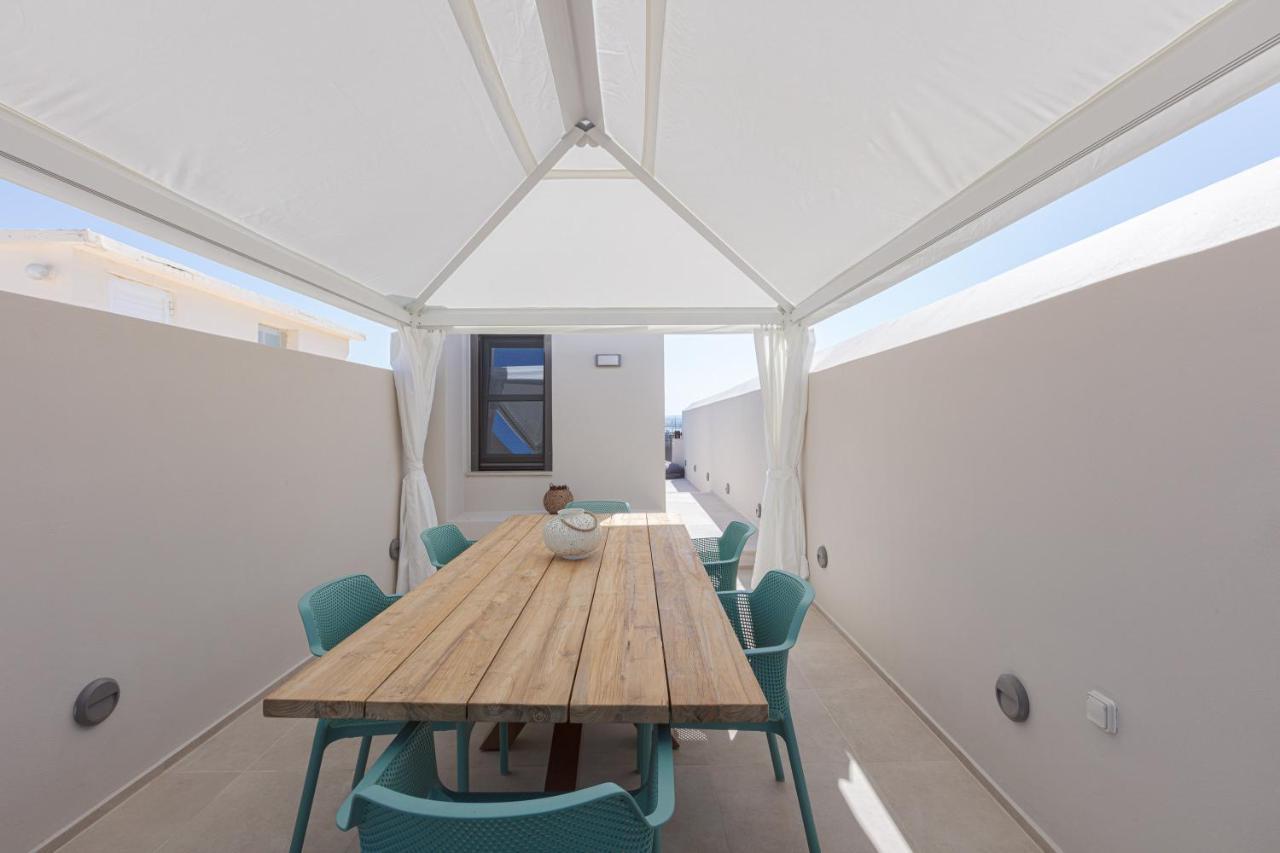 V77 Seafront Suites Rethymno Esterno foto