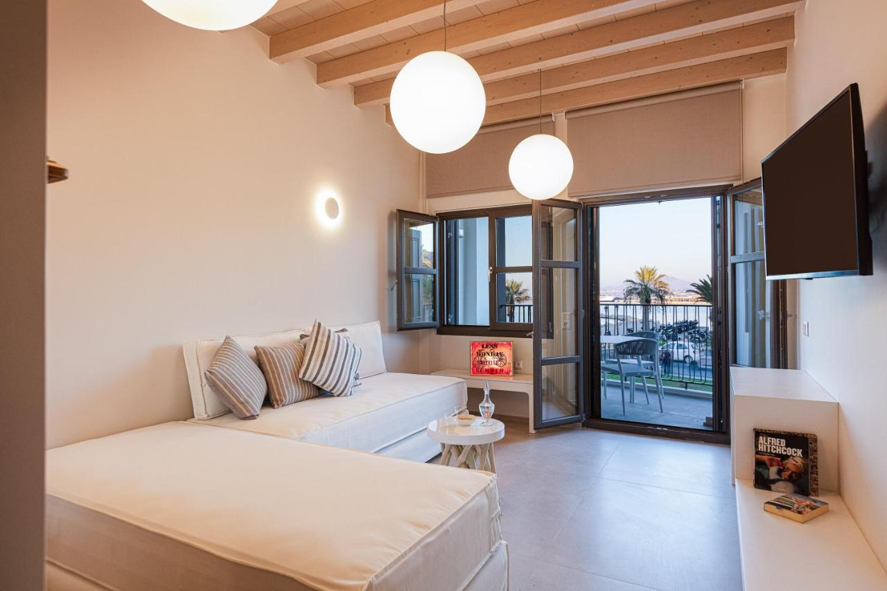 V77 Seafront Suites Rethymno Esterno foto