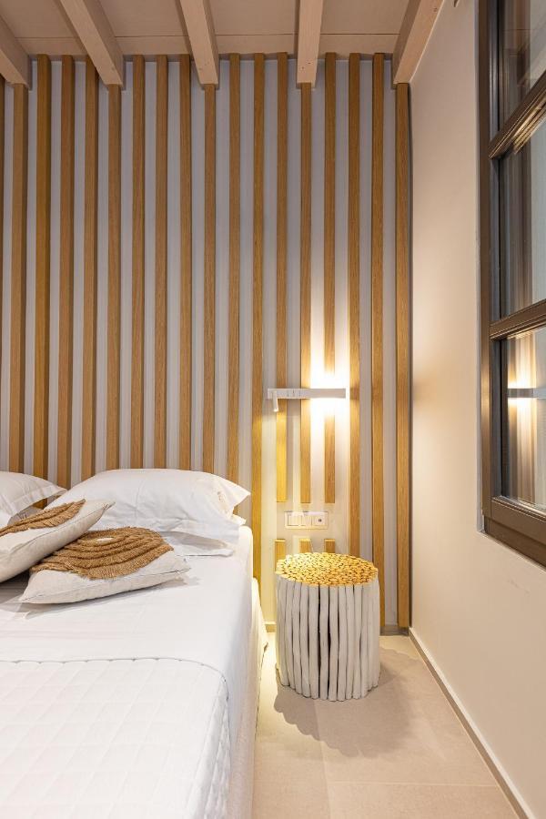 V77 Seafront Suites Rethymno Esterno foto