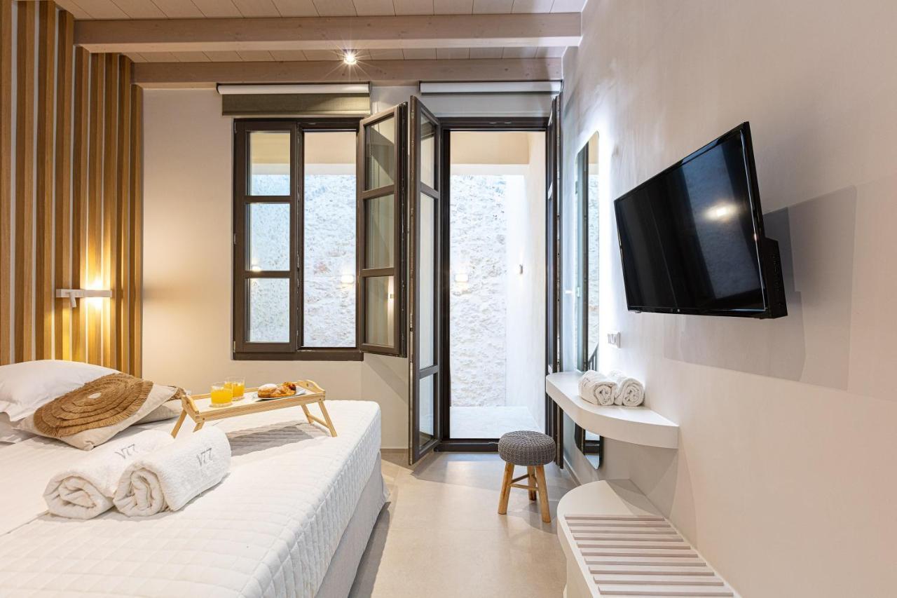 V77 Seafront Suites Rethymno Esterno foto
