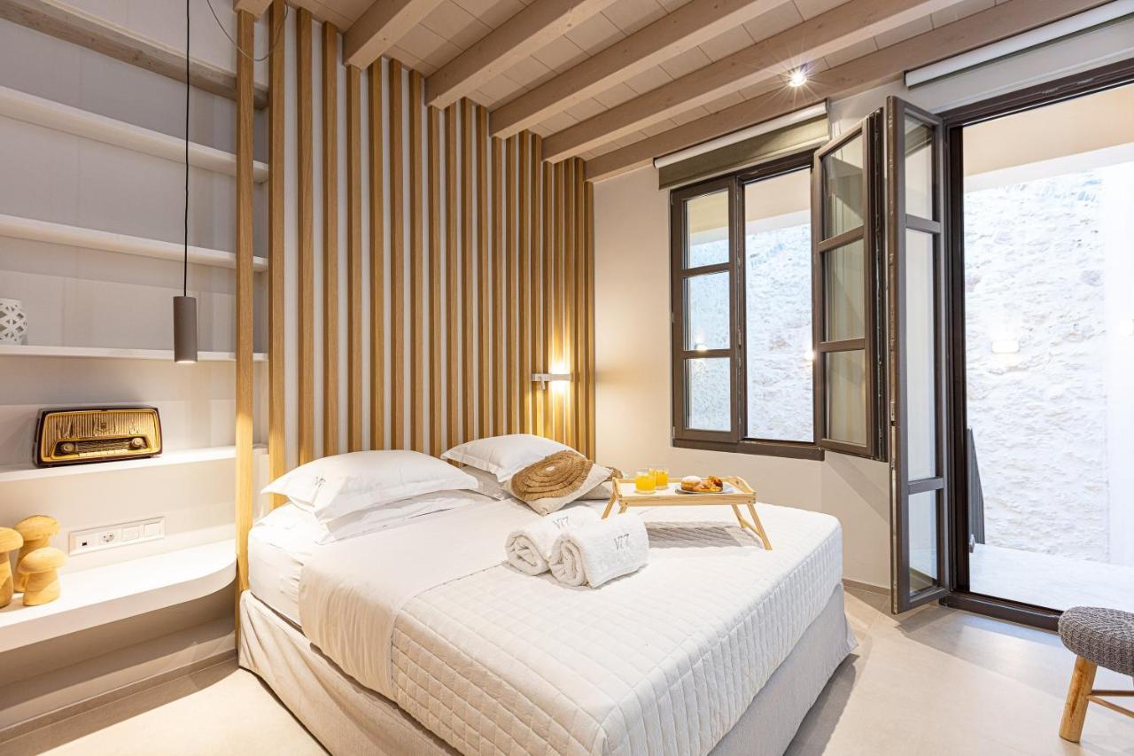 V77 Seafront Suites Rethymno Esterno foto
